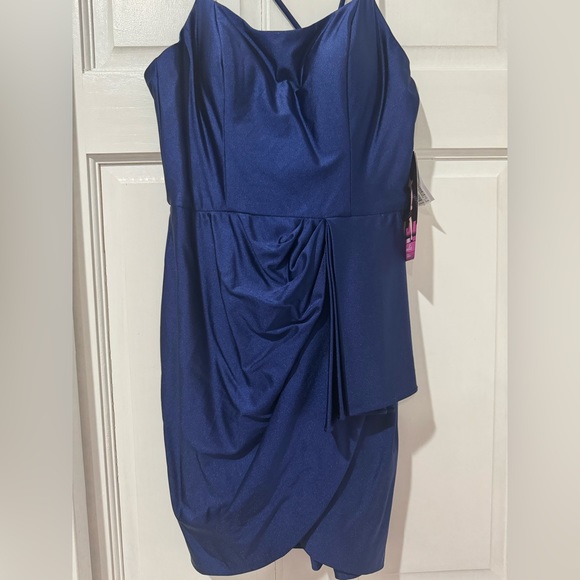 Mini dress - Picture 3 of 6